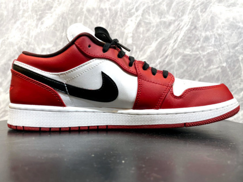 AIR JORDAN 1 LOWの目白店