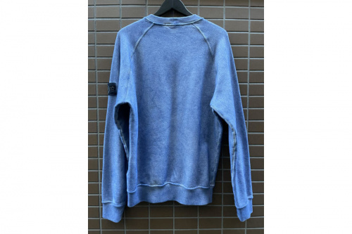 ストーンアイランドのDUST TREATED CREW SWEAT