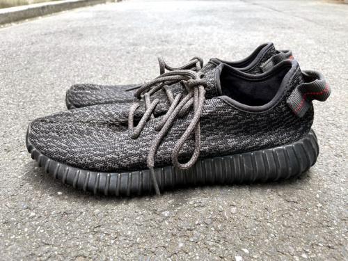 アディダスのYEEZY BOOST 350