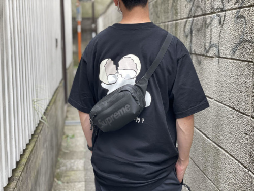 シュプリームのSling Bag