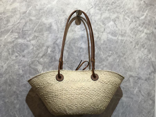 ロエベのアナグラムバスケットスモール