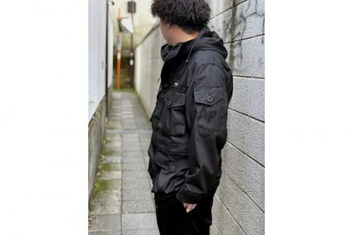 パレス×アークエアーのＵＮＬＩＮＥＤ ＳＭＯＣＫ