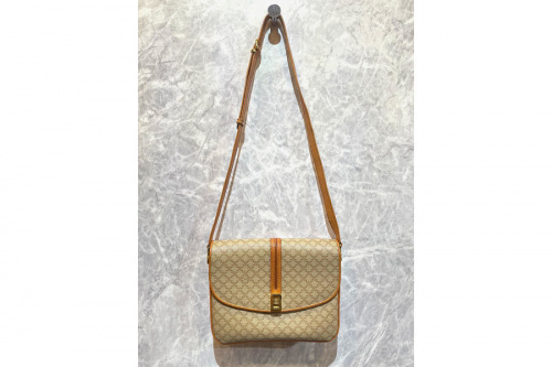 セリーヌのトリオンフマカダム柄ショルダーバッグ