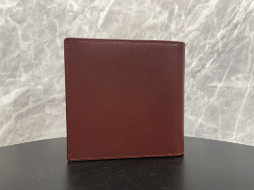 カルティエの二つ折り財布