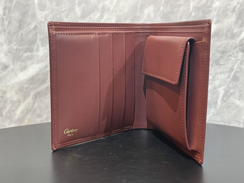 二つ折り財布の目白店