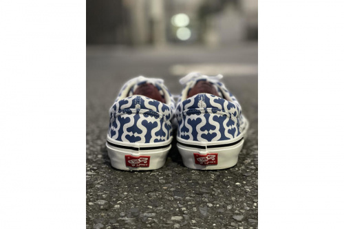 シュプリーム×ヴァンズのローカットスニーカー