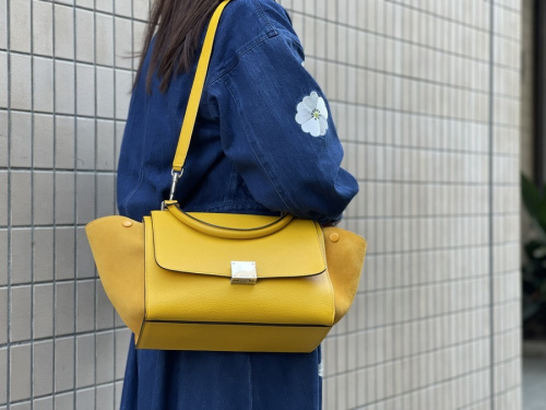 セリーヌのトラペーズショルダーバッグ