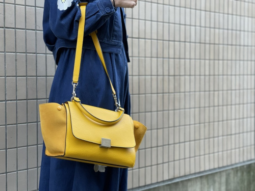 トラペーズショルダーバッグのレディース　