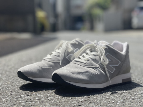 スニーカーのNEW BALANCE