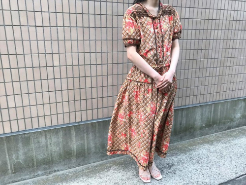 イチゴブーケワンピースの目白店