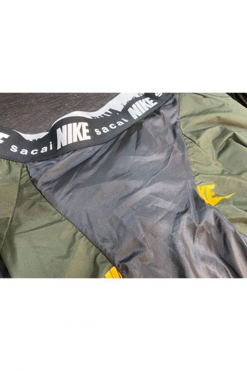 ドメスティックブランドのNIKE × SACAI