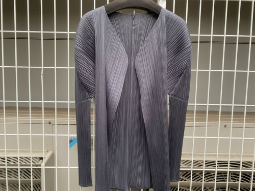 フロントジップ