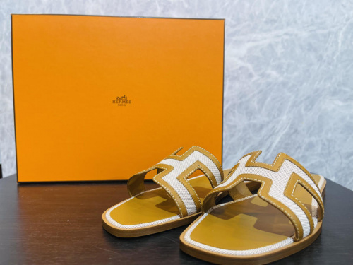 ラグジュアリーブランドのHERMES