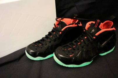 「NIKE AIR FOAMPOSITE PROのフォームポジット 」