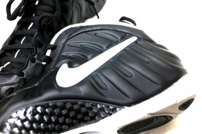 「NIKEのFOAMPOSITE 」