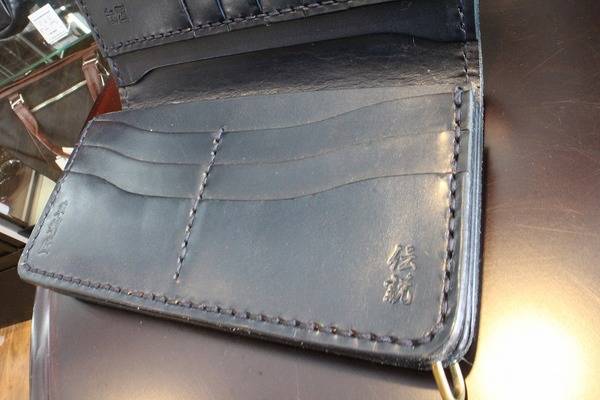 革蛸謹製 KAWATATAKOKINSEI サドルレザーロングウォレットを入荷 トレ