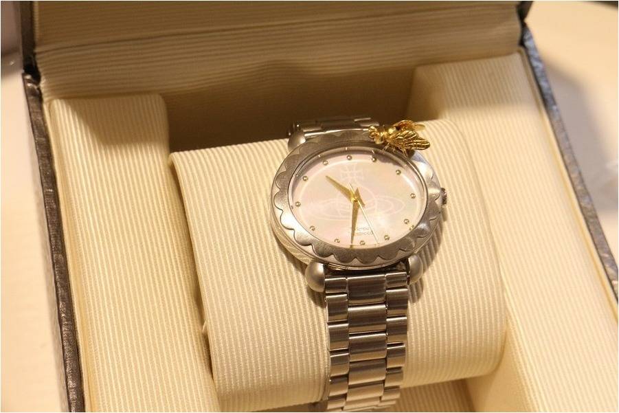 vivienne westwood(ヴィヴィアンウェストウッド)からBee watch（ビー ...