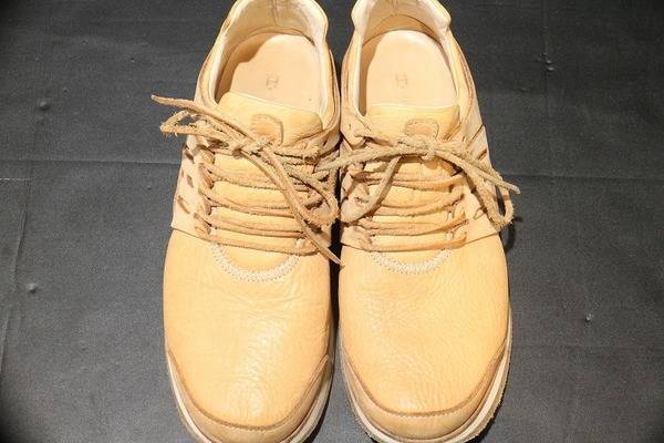 一生モノのスニーカー。Hender Scheme(エンダースキーマ)より