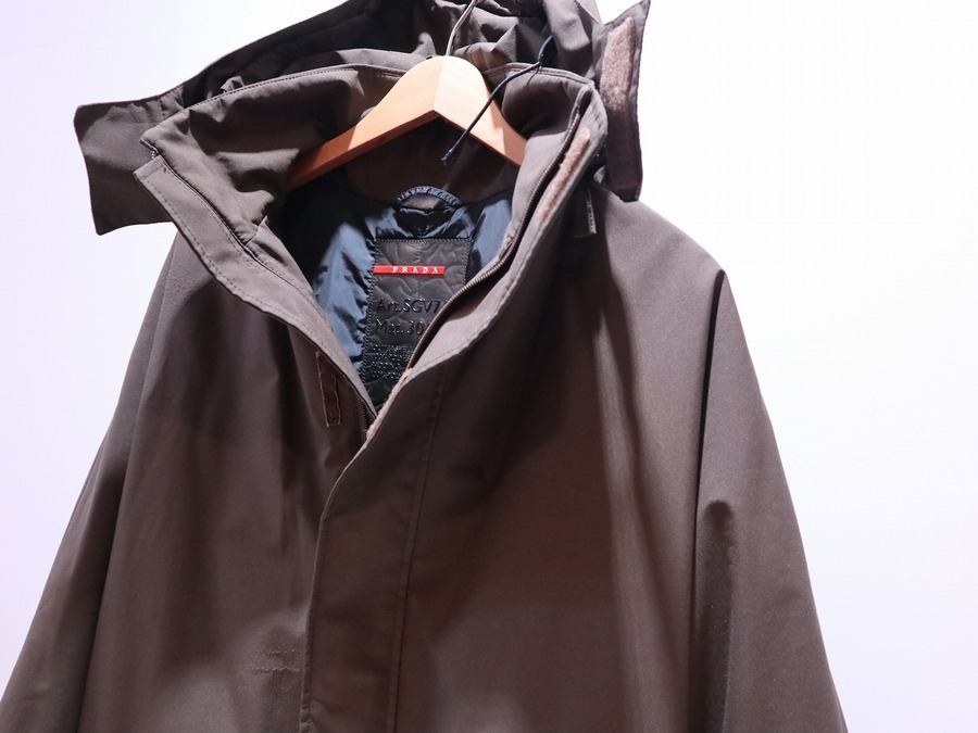 PRADA（プラダ）からGORE-TEX（ゴアテックス）フーデットコートが入荷