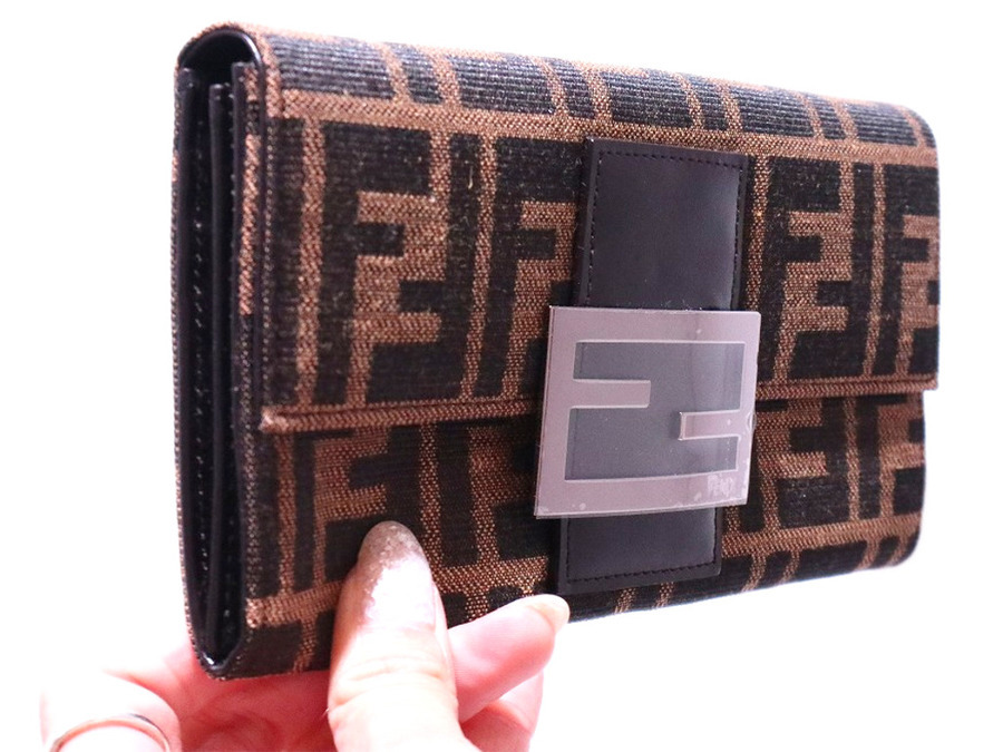 FENDI フェンディ　ズッカ柄　長財布　折財布