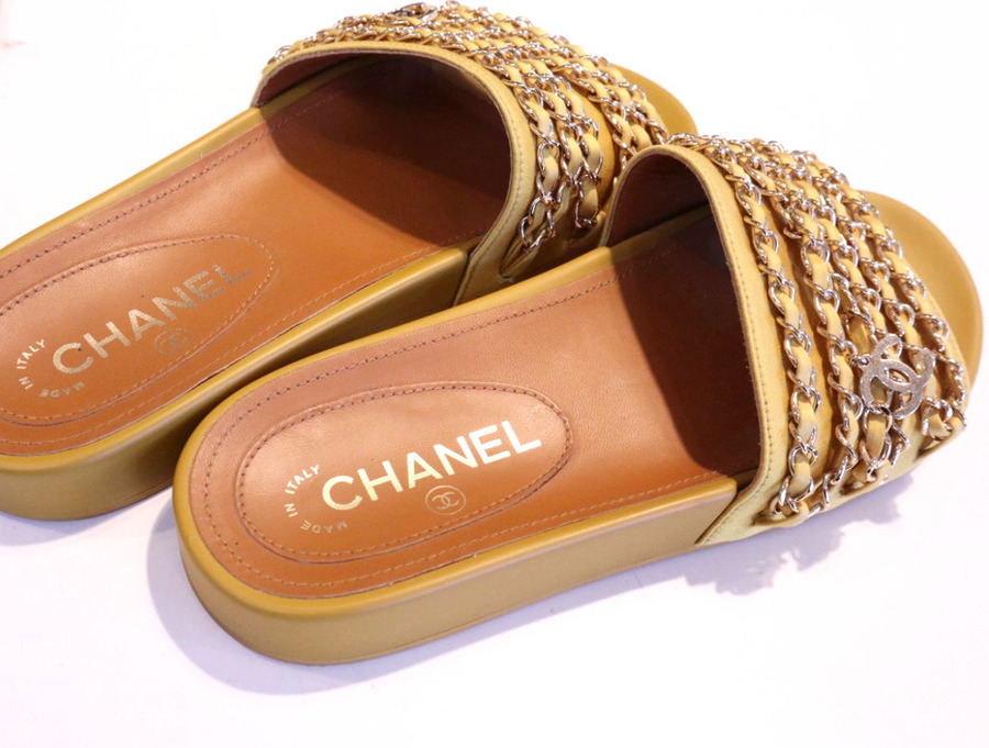 CHANEL/シャネル】チェーンシャワーサンダル入荷致しました