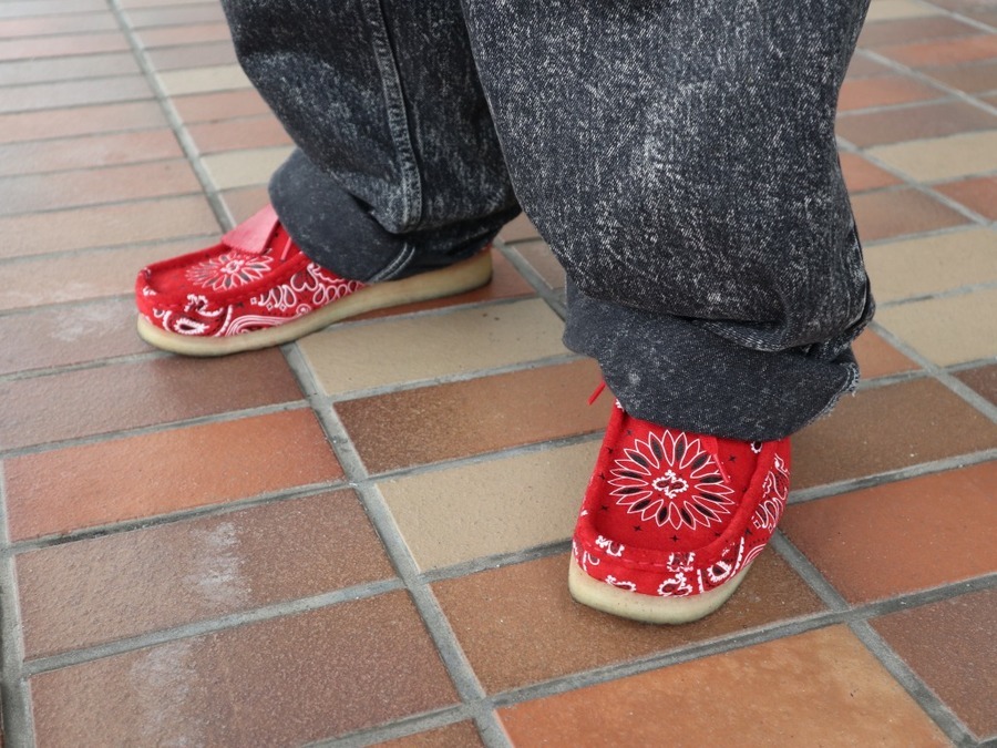 27.5 Supreme Clarks Bandana Wallabee 赤 | hartwellspremium.com