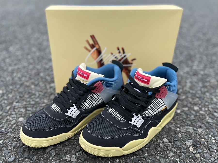 UNION × NIKE AIR JORDAN 4 RETRO SP