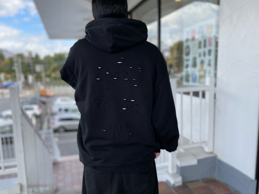 大人気ブランド【BALENCIGA/バレンシアガ】DESTROYED HOODIEをお買取