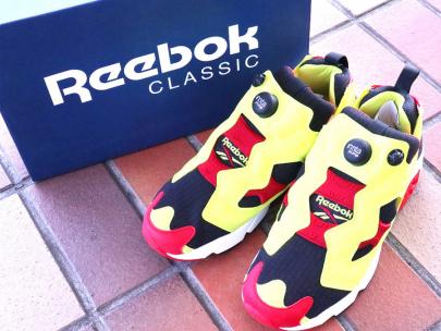 「スニーカーのReebok 」