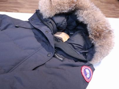 「インポートブランドのCANADA GOOSE 」