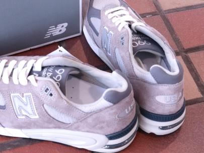 「スニーカーのNEW BALANCE 」