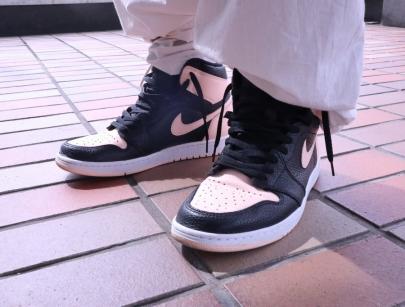 「スニーカーのNIKE AIR JORDAN 1 RETRO HIGH OG 」