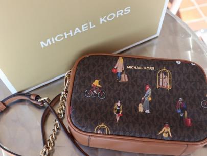 「インポートブランドのMICHAEL KORS 」