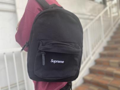 「ストリートブランドのSUPREME 」