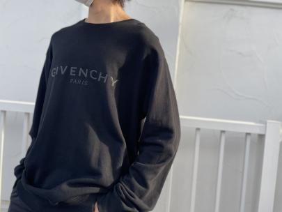 「インポートブランドのGIVENCHY 」