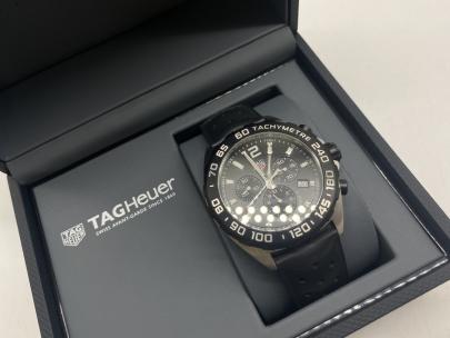 「ビジネスアイテムのTAG HEUER 」