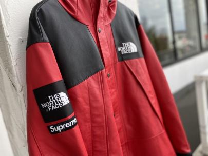 「コラボ・別注アイテムのTHE NORTH FACE×Supreme 」