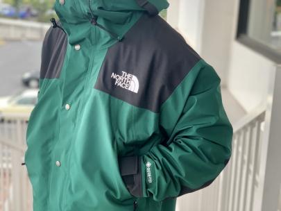 「アウトドアブランドのTHE NORTH FACE 」