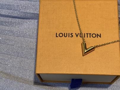 「ラグジュアリーブランドのLOUIS VUITTON 」