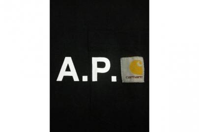 「APCのカーハート 」