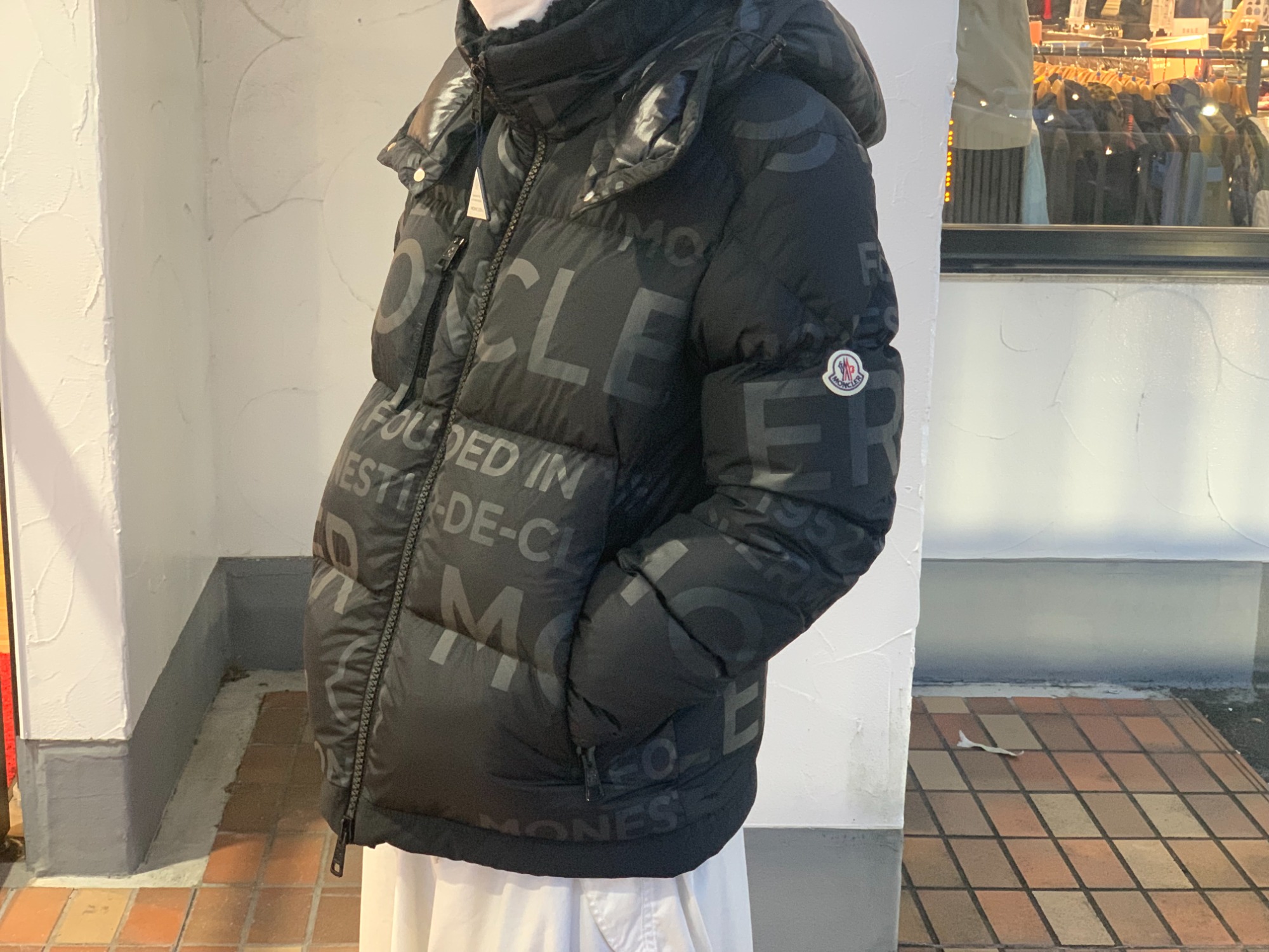 MONCLER/モンクレール 】よりTarentaiseショートダウンジャケット をお