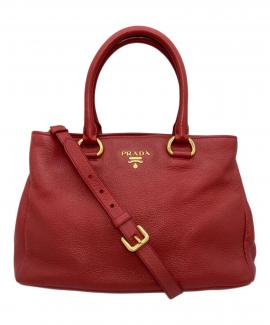 「ラグジュアリーブランドのPRADA 」