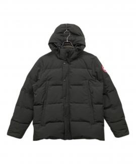 「アウトドアブランドのCANADA GOOSE 」