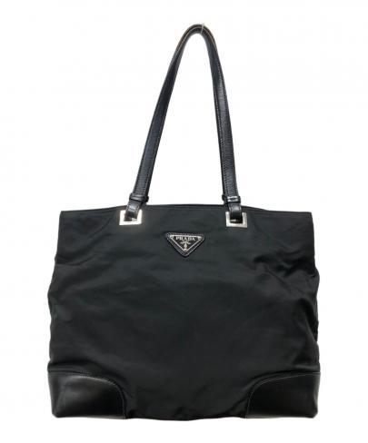 「ラグジュアリーブランドのPRADA 」