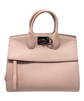 「インポートブランドのFerragamo 」