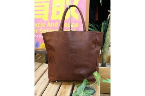 イルビゾンテのレザーバッグ