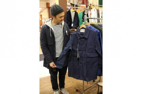 ホワイトラインのステンカラーコート