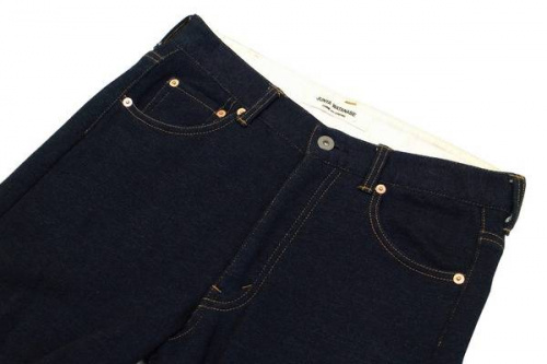 ボトムスのクロップドパンツ