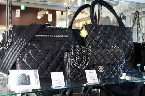バッグのCHANEL
