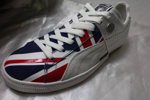 コラボのスニーカー